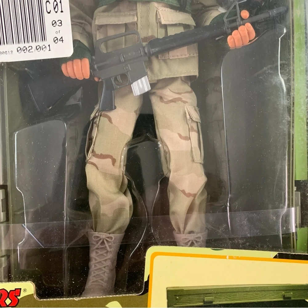 World Peacekeepers with Soldier and Locker Box Action Figure. - Picture 7 of 9